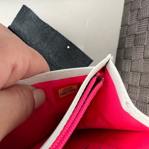 ⭐️ 🌴 Chanel Wallet - Picture 5 of 5
